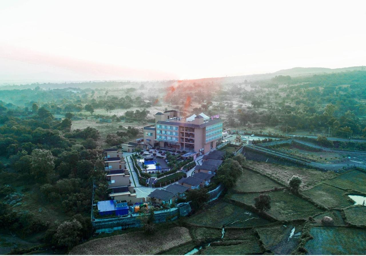 Regenta Resort Belagavi Экстерьер фото
