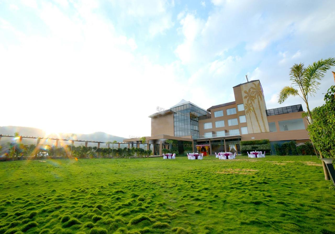 Regenta Resort Belagavi Экстерьер фото